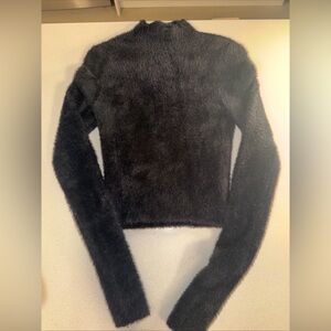 Babaton Aritzia Kuma Cropped Mockneck Fuzzy Sweater Women's |XS
